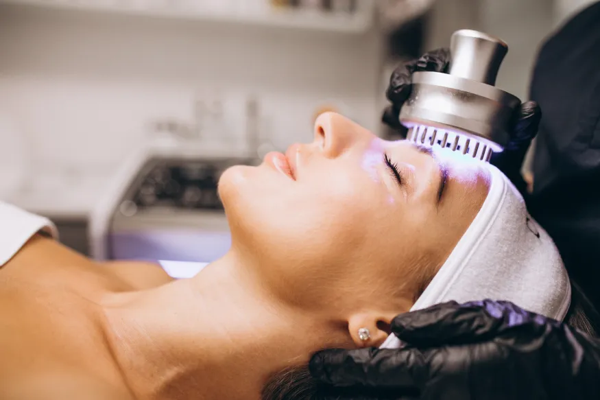 Clinica de Estética em Portugual - Instituto Zuzubecker - Terapia Facial com LED